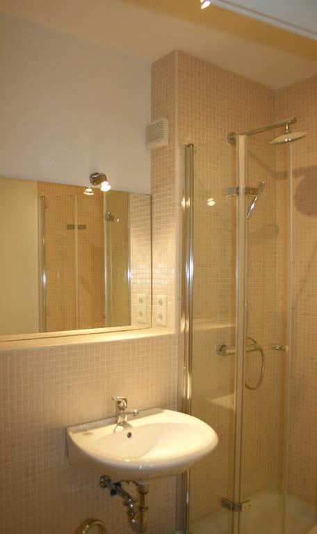 Apartment Koenigstrasse Bad Bergzabern Habitación foto
